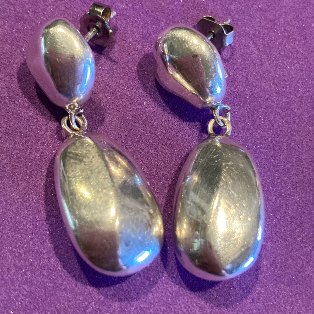 925 Thailand, silver door knocker style oval and circular dangle.